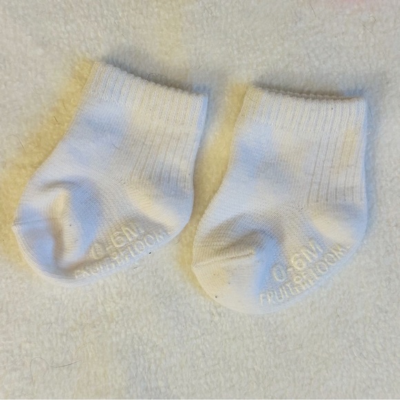 Lot of Seven Pairs of NEW Fruit of the Loom Baby Girl Socks, size 0-6 months - Picture 7 of 10
